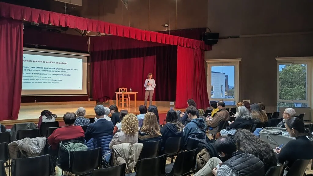 Perdonarse a uno mismo contribuye al bienestar psicológico a lo largo del ciclo vital